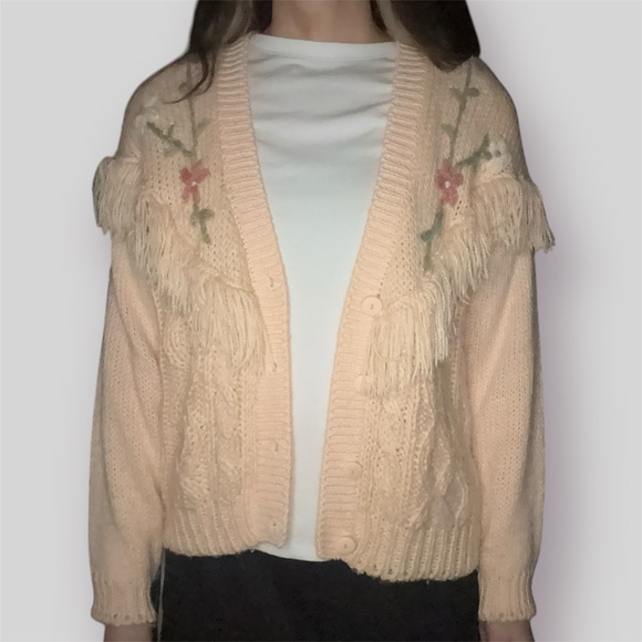 VINTAGE Embroidered Floral Cardigan 🌸 - Picture 2 of 5